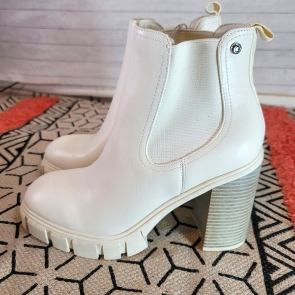 GBG KEONA IVORY CHUNKY PLATFORM BOOTS, SZ 8.5 - Picture 6 of 16